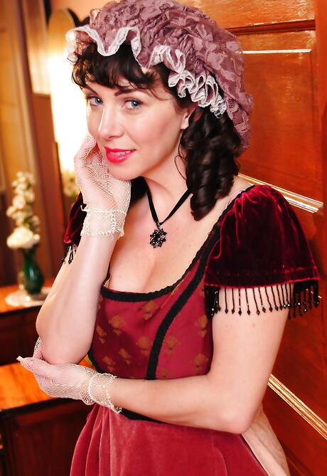 Enticing american brunette mature Rayveness in softcore gallery