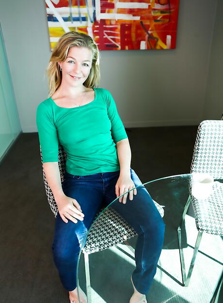 Sultry blonde mature Claudia shows her ass in jeans and masturbates 